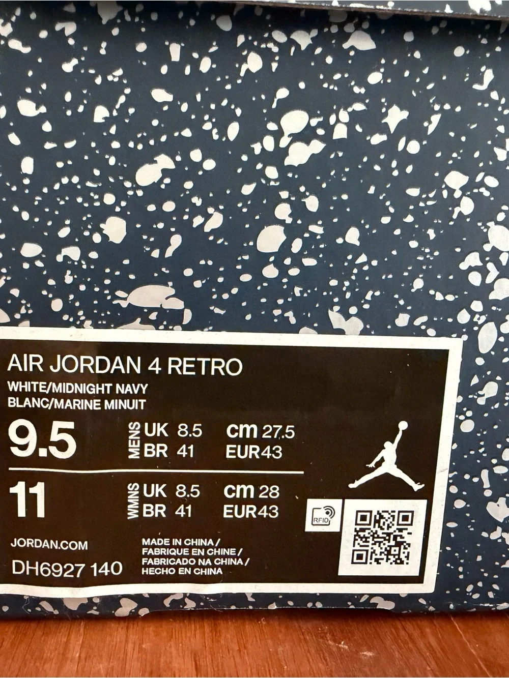Men’s Air Jordan 4 Retro White/Midnight Blue. Barely Used